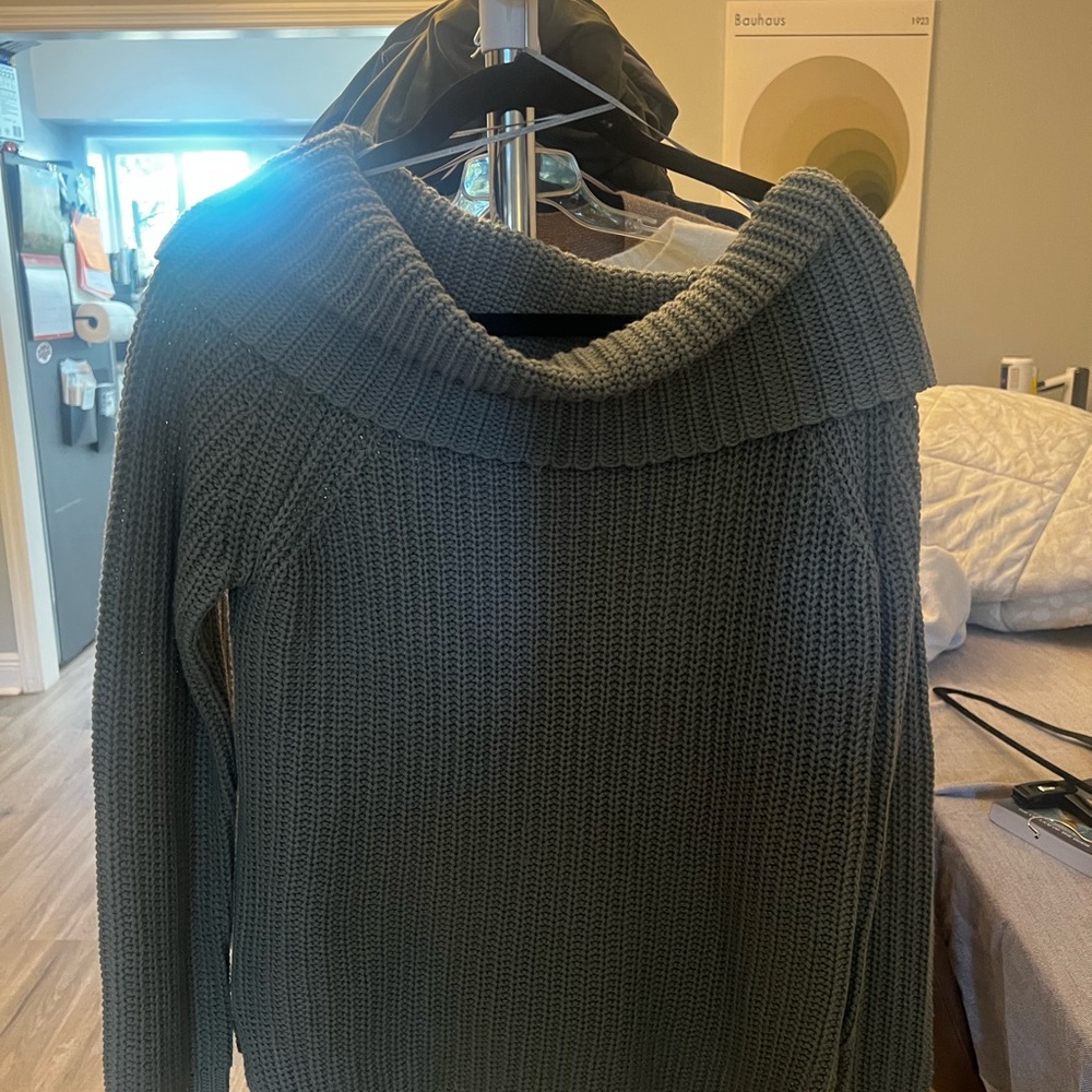 Women's Green Sweater